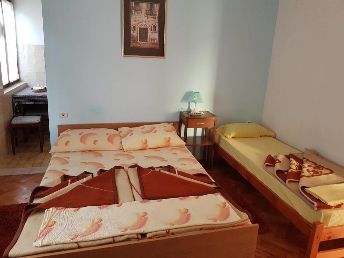 נאום Apartmani Bajgoric מראה חיצוני תמונה