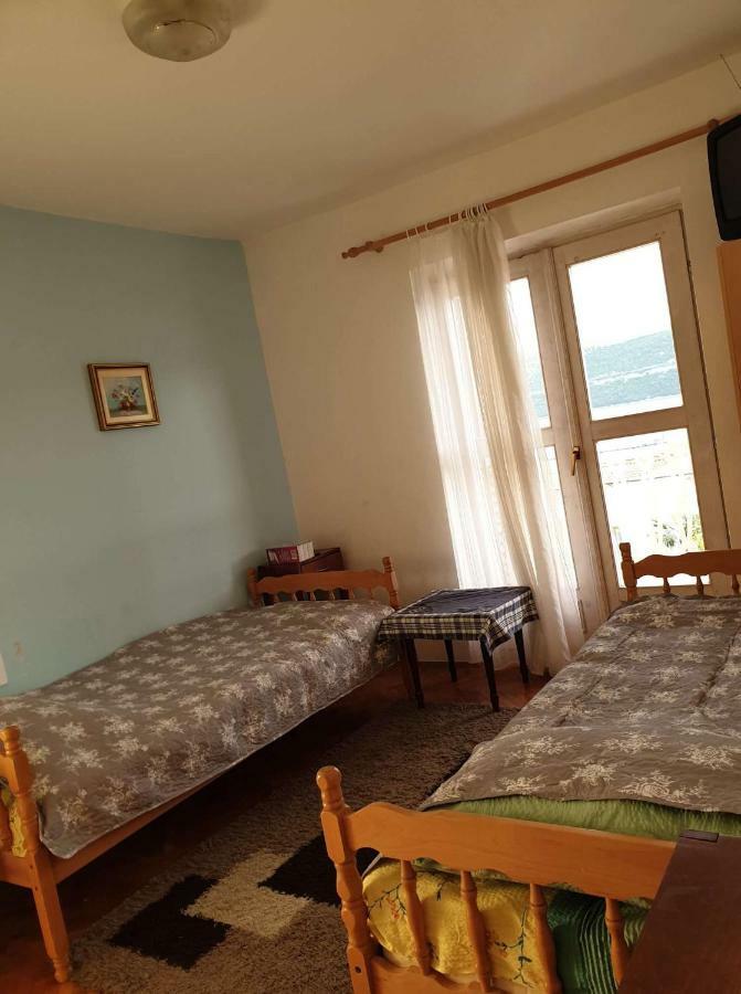 נאום Apartmani Bajgoric מראה חיצוני תמונה